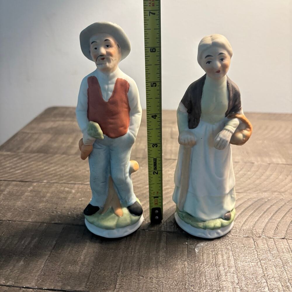 Vintage Bisque Porcelain Farmer and Wife Set Mid-20th Century - Picture 6 of 6